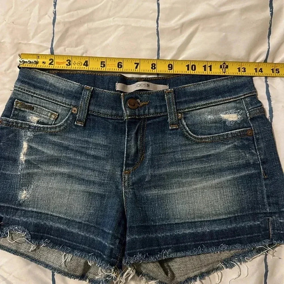 JOE’S Jeans Distressed Denim Low-rise Shorts - Picture 2 of 5